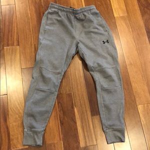 Under armour gray joggers sweatpants small